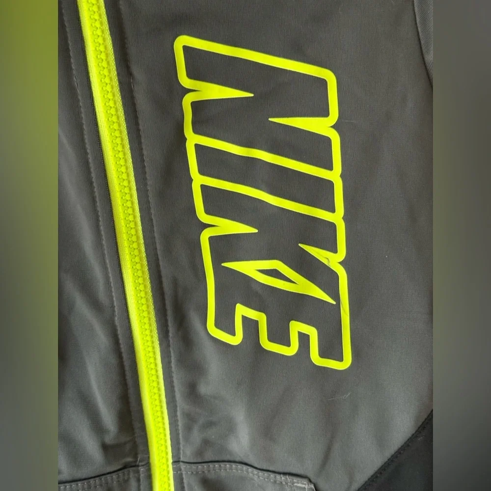 NIKE Boys Track Jacket Gray Black Full Zip Youth Kids - Size 6